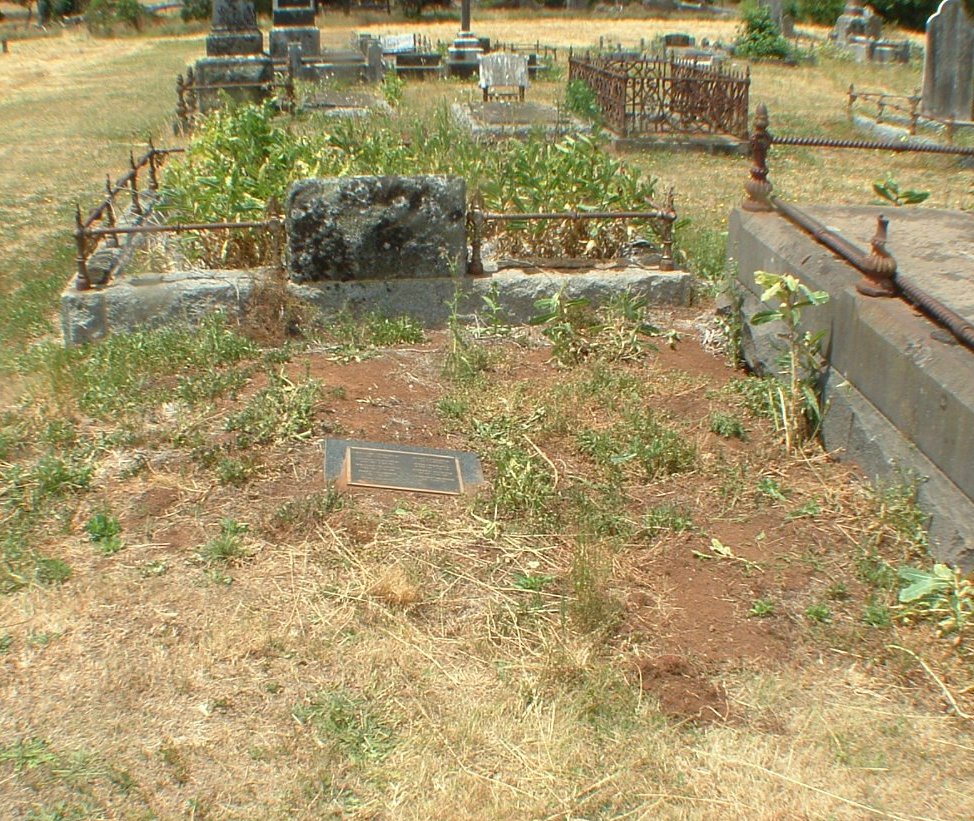CHATFIELD William 1828-1887 grave.jpg